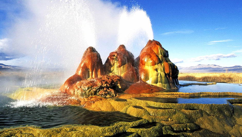 Fly Geyser, Nevada, USA - Surreal Places on Earth