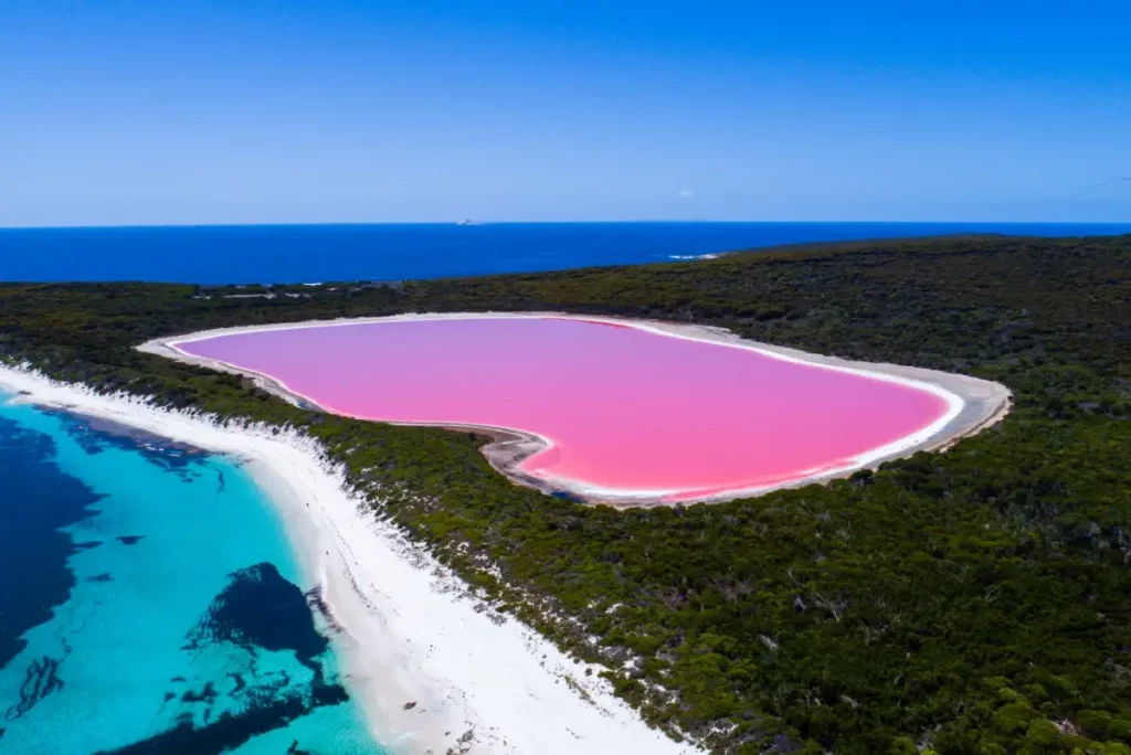 Lake Hillier, Australia - Surreal Places on Earth