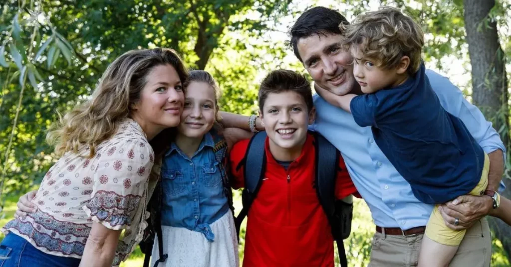 Justin Trudeau and Sophie Trudeau with their 3 children